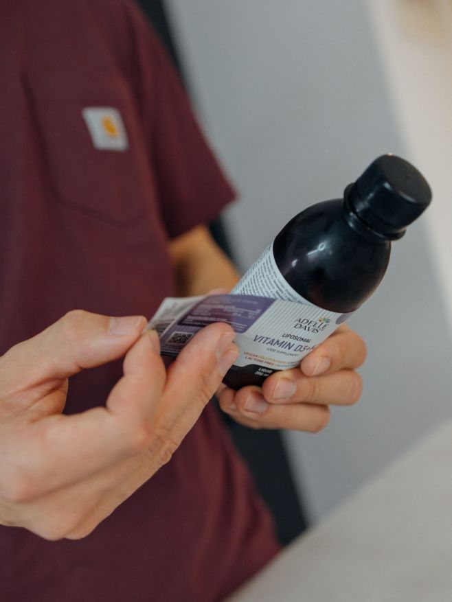 📦✨ Wiesz, gdzie znaleźć wszystkie ważne informacje o swoich witaminach? 👉 Wystarczy zajrzeć pod etykietę! Znajdziesz tam...